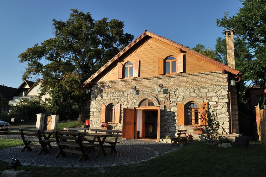 Cifrapince Es Vendeghaz Villa Tordas Luaran gambar